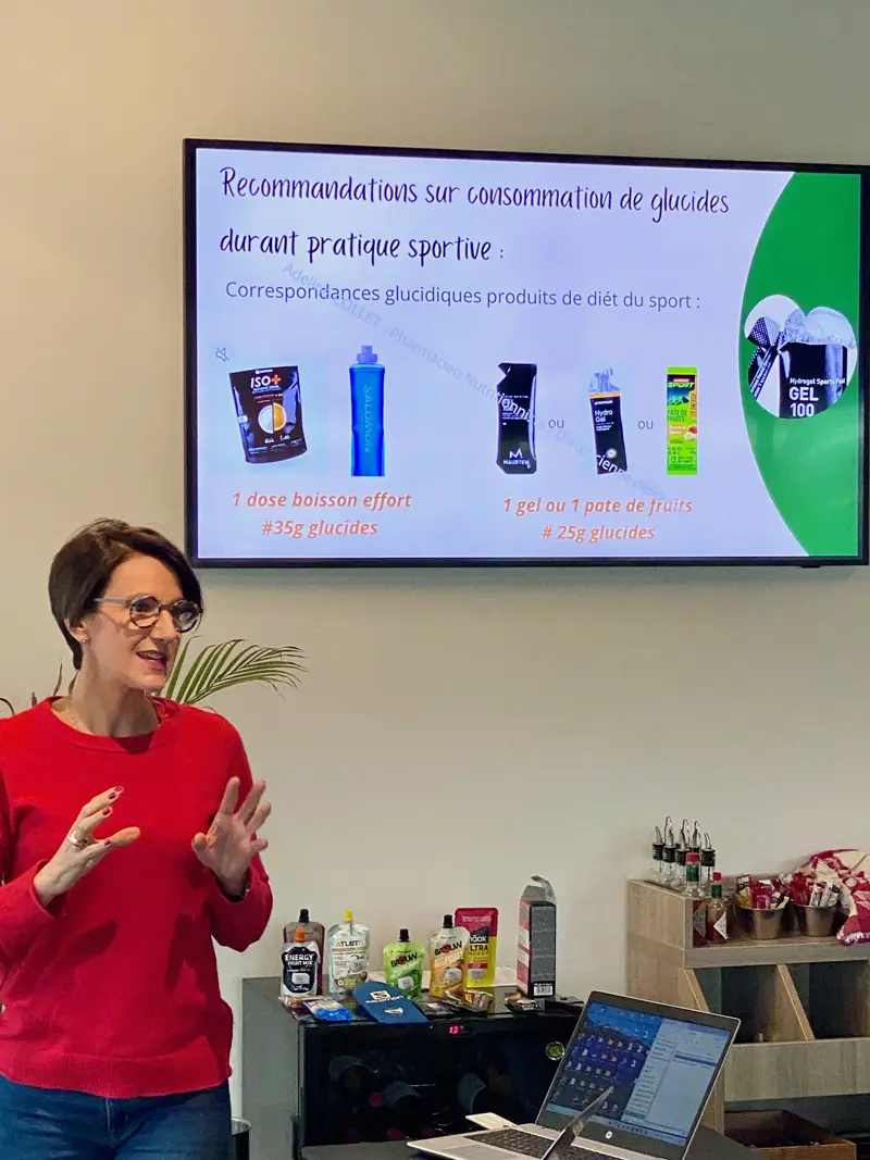 Photo conférence diététique du sportive au médical stadium de Mérignac Adeline Collet docteure en pharmacie et diététicienne nutritionniste à Bordeaux