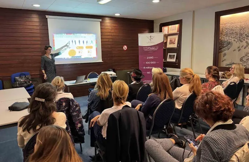 Photo conférence ménopause octobre 24 Adeline Collet docteure en pharmacie et diététicienne nutritionniste à Bordeaux